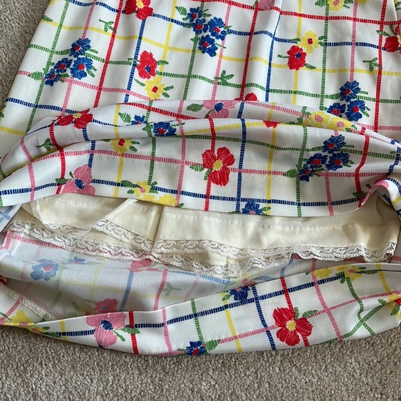 SOLD Vintage 80s David Smith floral patterned skirt, size 12 - Picture 5 of 7